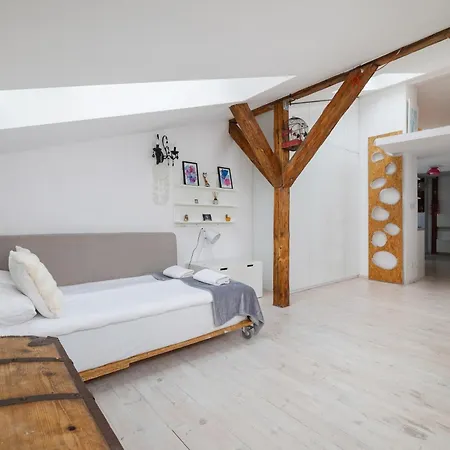 Klimatyzowane Do Pracy Zdalnej W Centrum Krakowa Z Antresola I Wanna By Renters 克拉科夫
